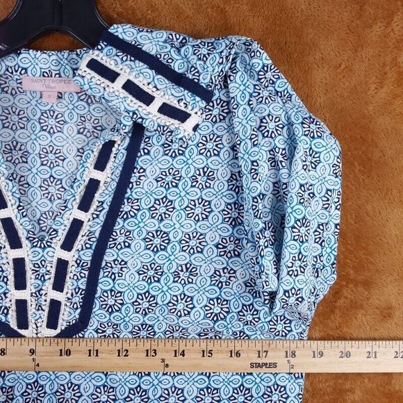 SAINT TROPEZ WEST Womens Top Small Blue Floral Pullover Tunic Crochet Woven Trim - Picture 7 of 9